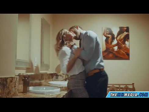 ❤️ Cando unha loura tetona seduce nun baño público ️❌ Vídeo de puta  a nós gl.amourpassionfever.ru ❌
